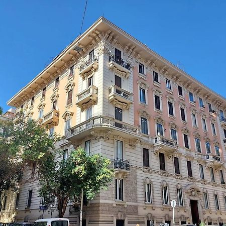 Appartamento "Corso - Cuore Di Roma" By FlatinРим Екстер'єр фото